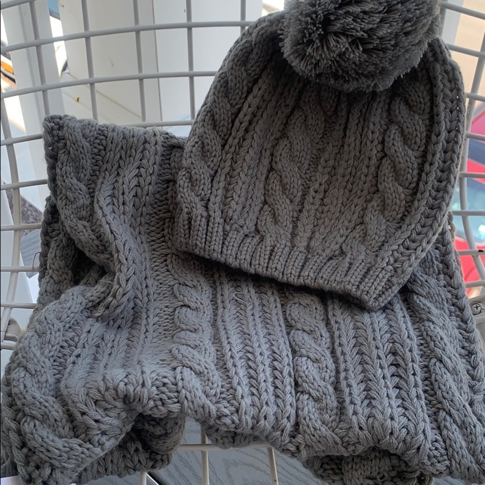 Knitted cowl scarf and Pom Pom hat set